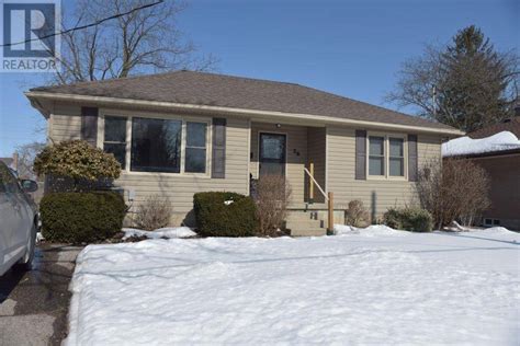 4 $600,000 Favourite 174 AVON Street <b>Stratford</b>, Ontario N5A5P1 <b>MLS</b> ® Number: 40368045 2 + 0 Bedrooms 2 Bathrooms Highlights Neighbourhood Statistics Calculators Description Come inside and be surprised! It is possible to get a great family home in your preferred neighbourhood and not break the bank. . Mls stratford